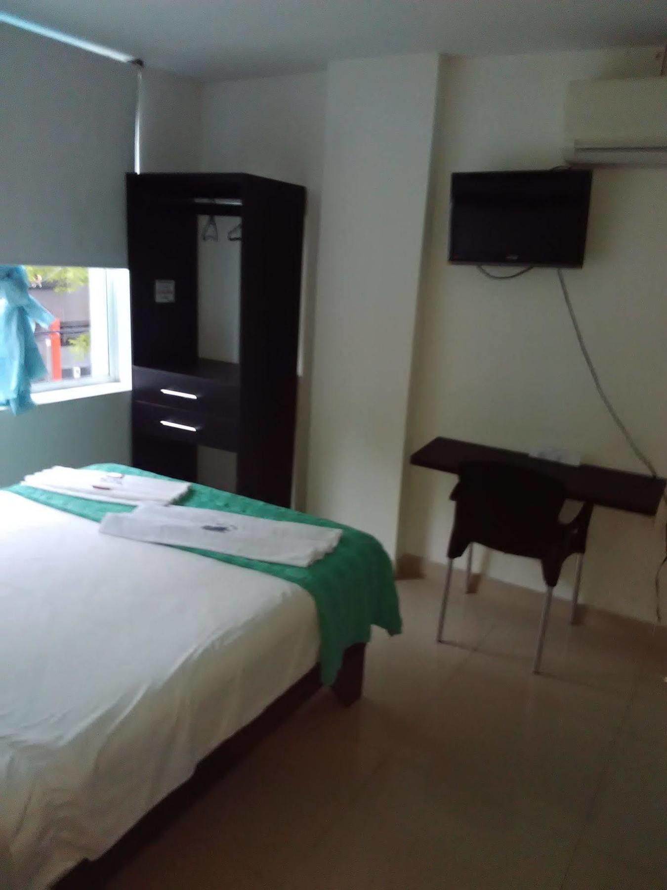 Hotel Azulejo Del Llano โยปาล ภายนอก รูปภาพ