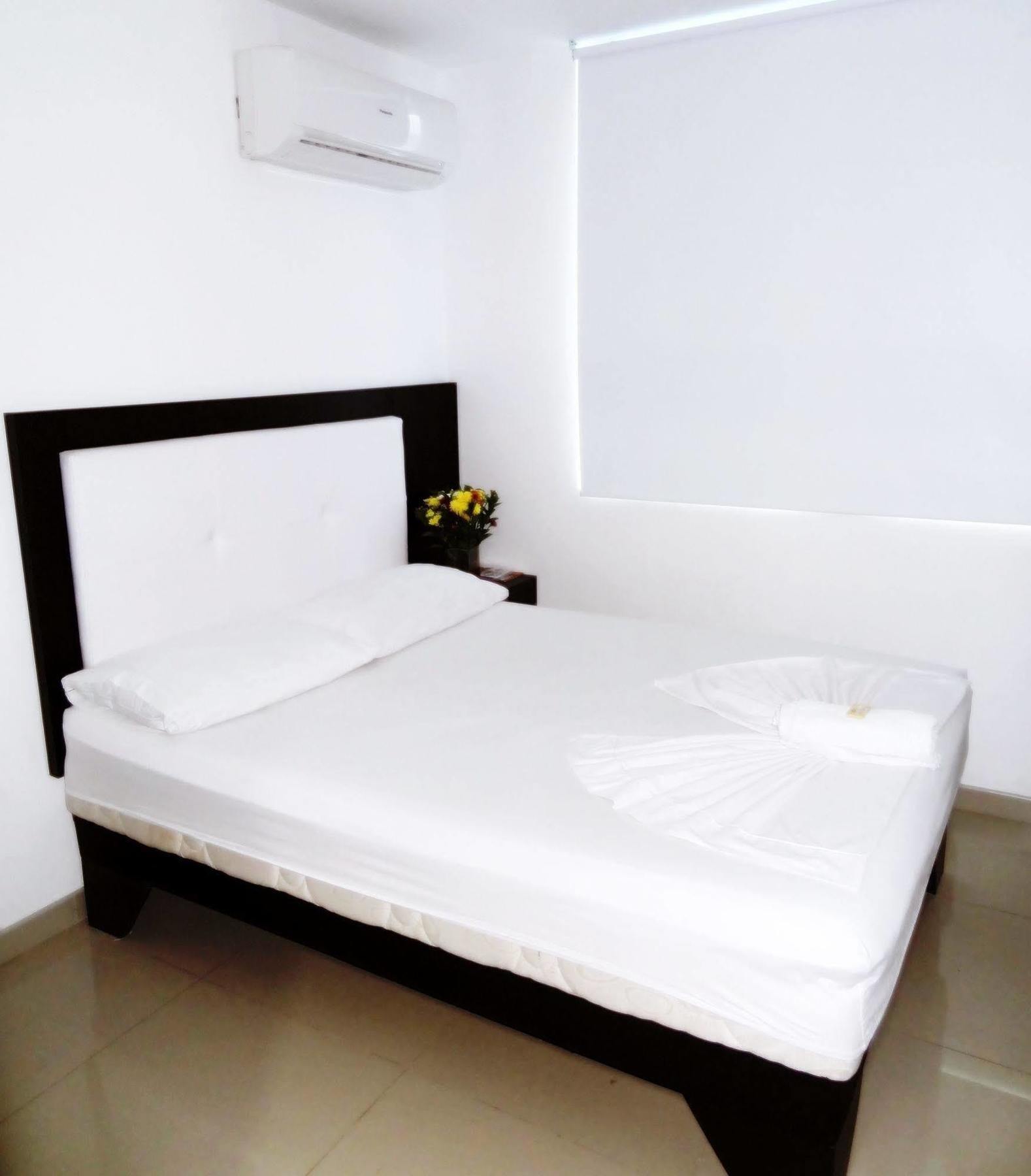 Hotel Azulejo Del Llano โยปาล ภายนอก รูปภาพ