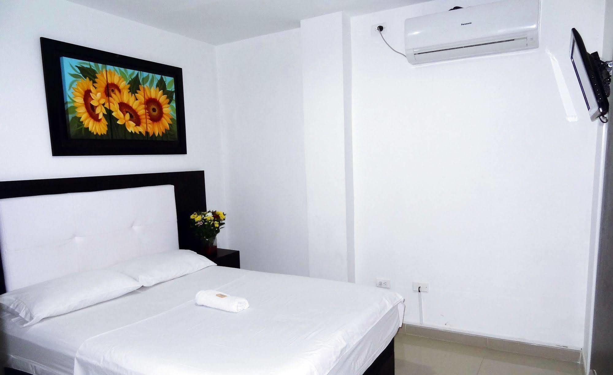 Hotel Azulejo Del Llano โยปาล ภายนอก รูปภาพ